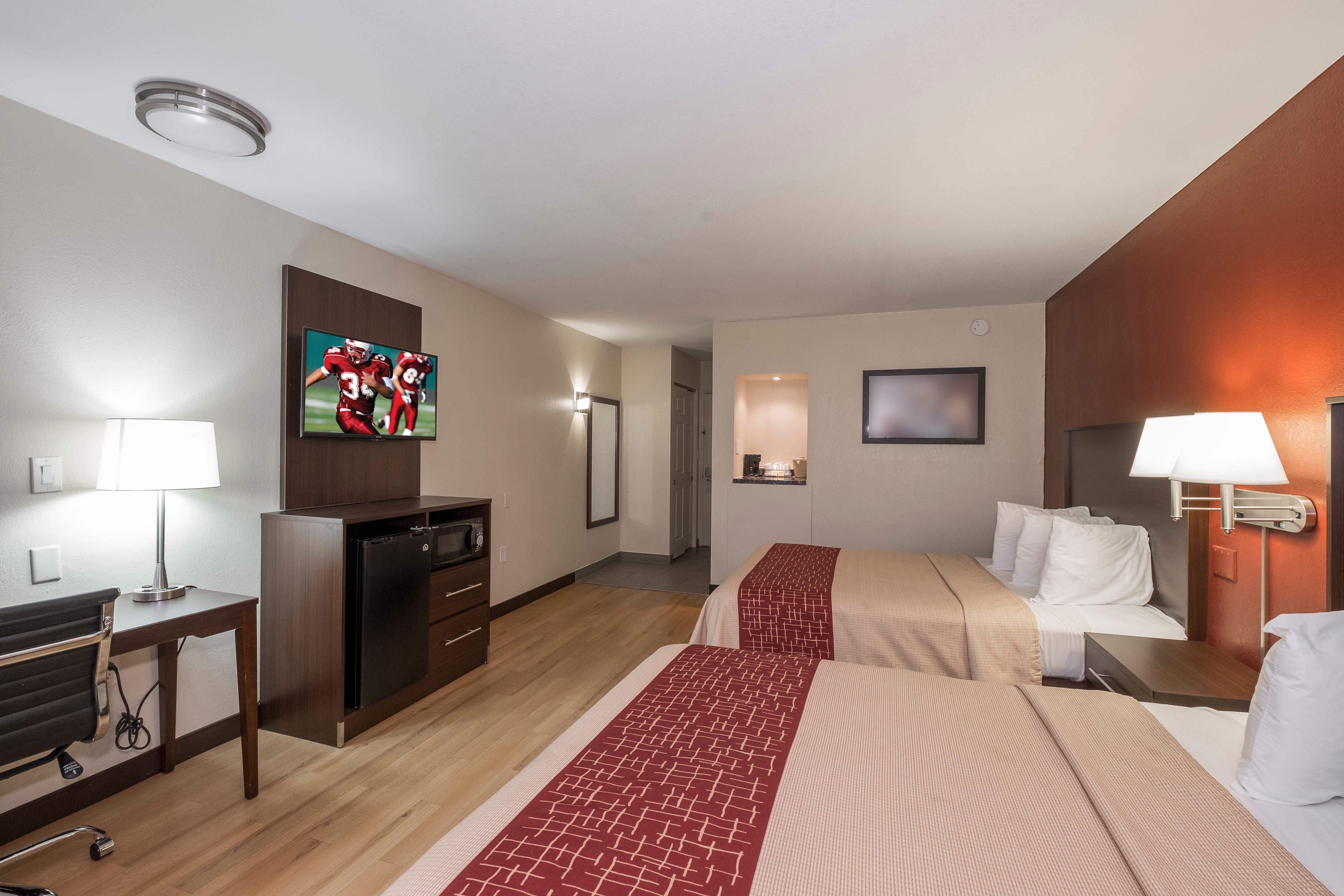 Red Roof Inn Plus+ Poughkeepsie Bagian luar foto