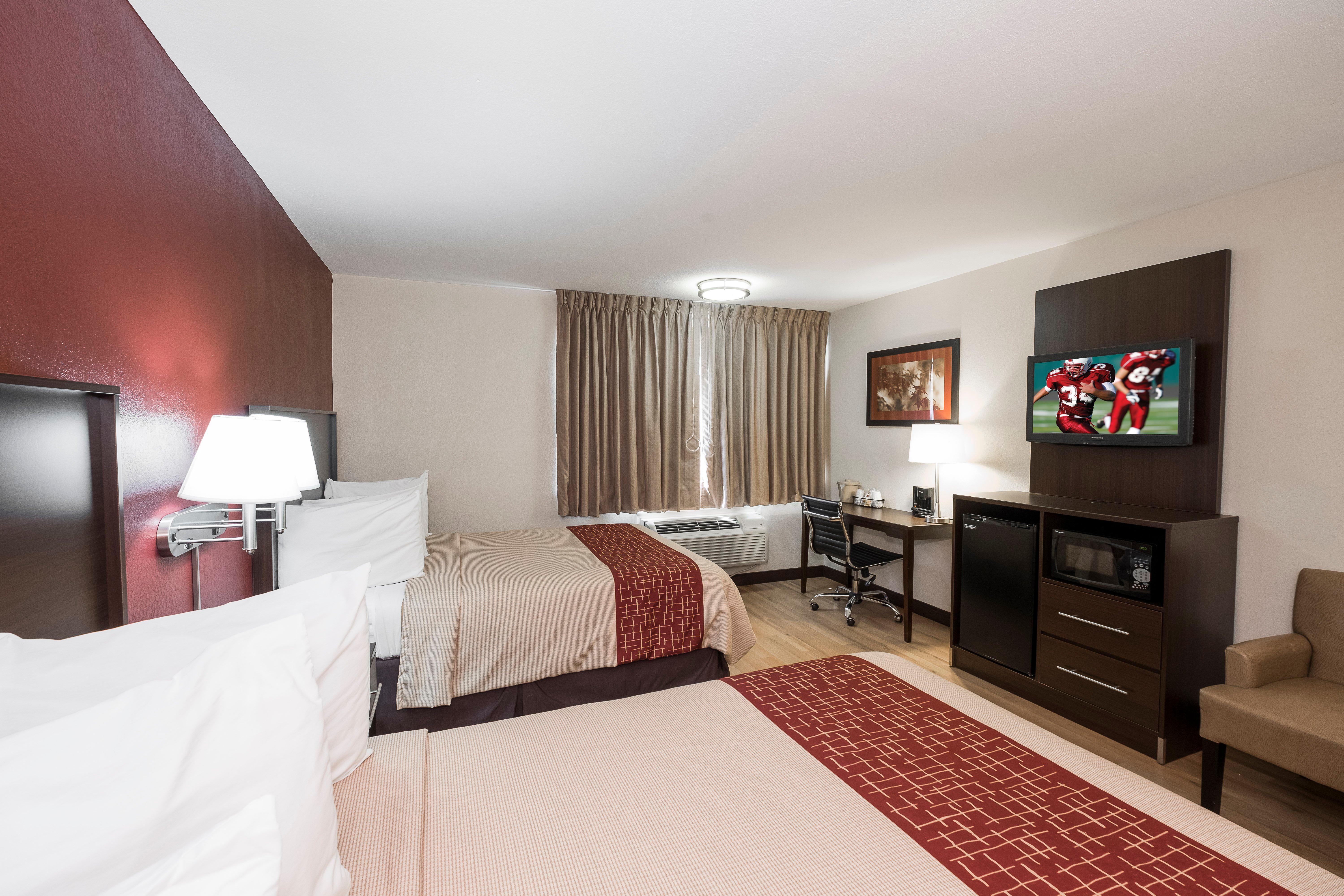 Red Roof Inn Plus+ Poughkeepsie Bagian luar foto