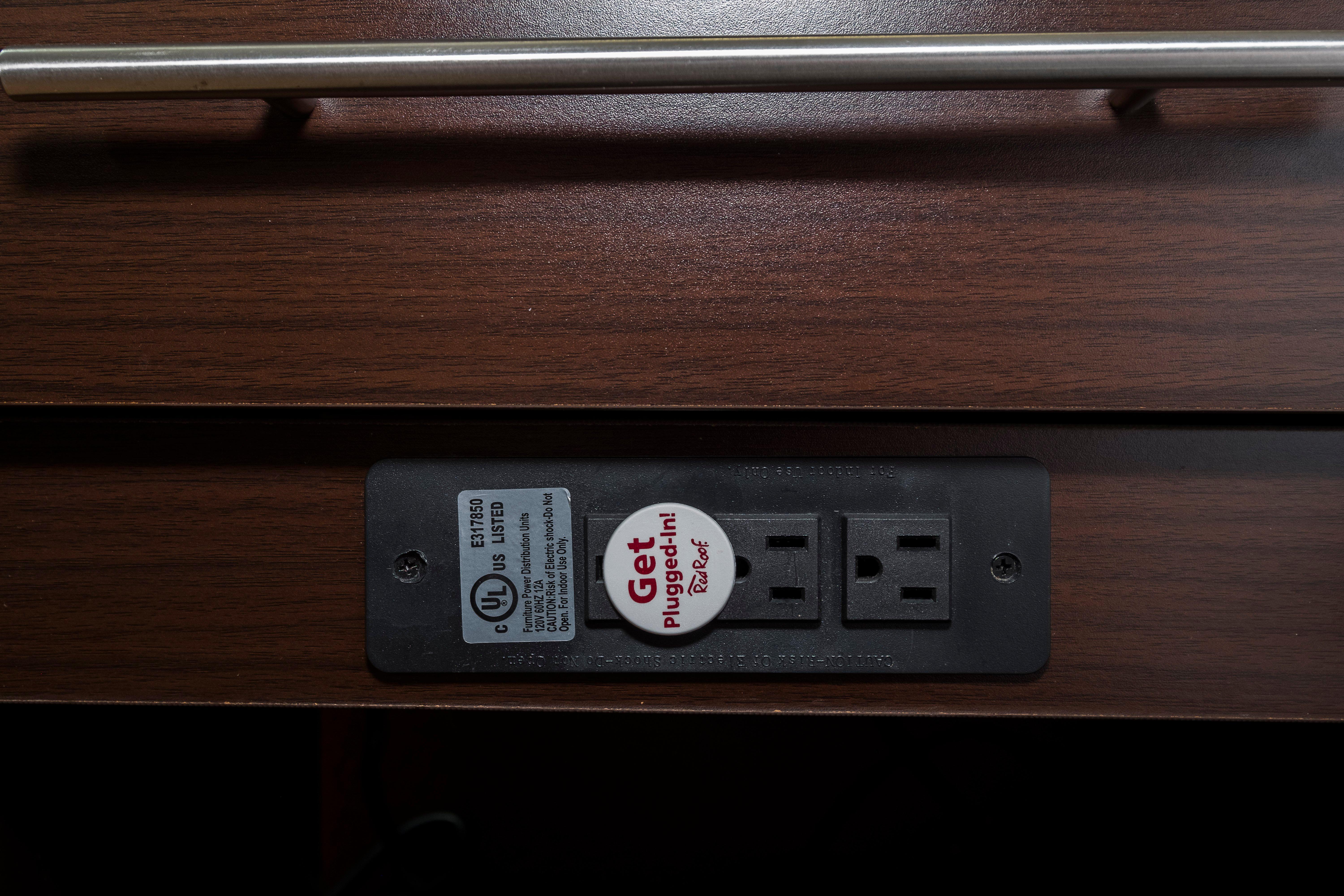 Red Roof Inn Plus+ Poughkeepsie Bagian luar foto