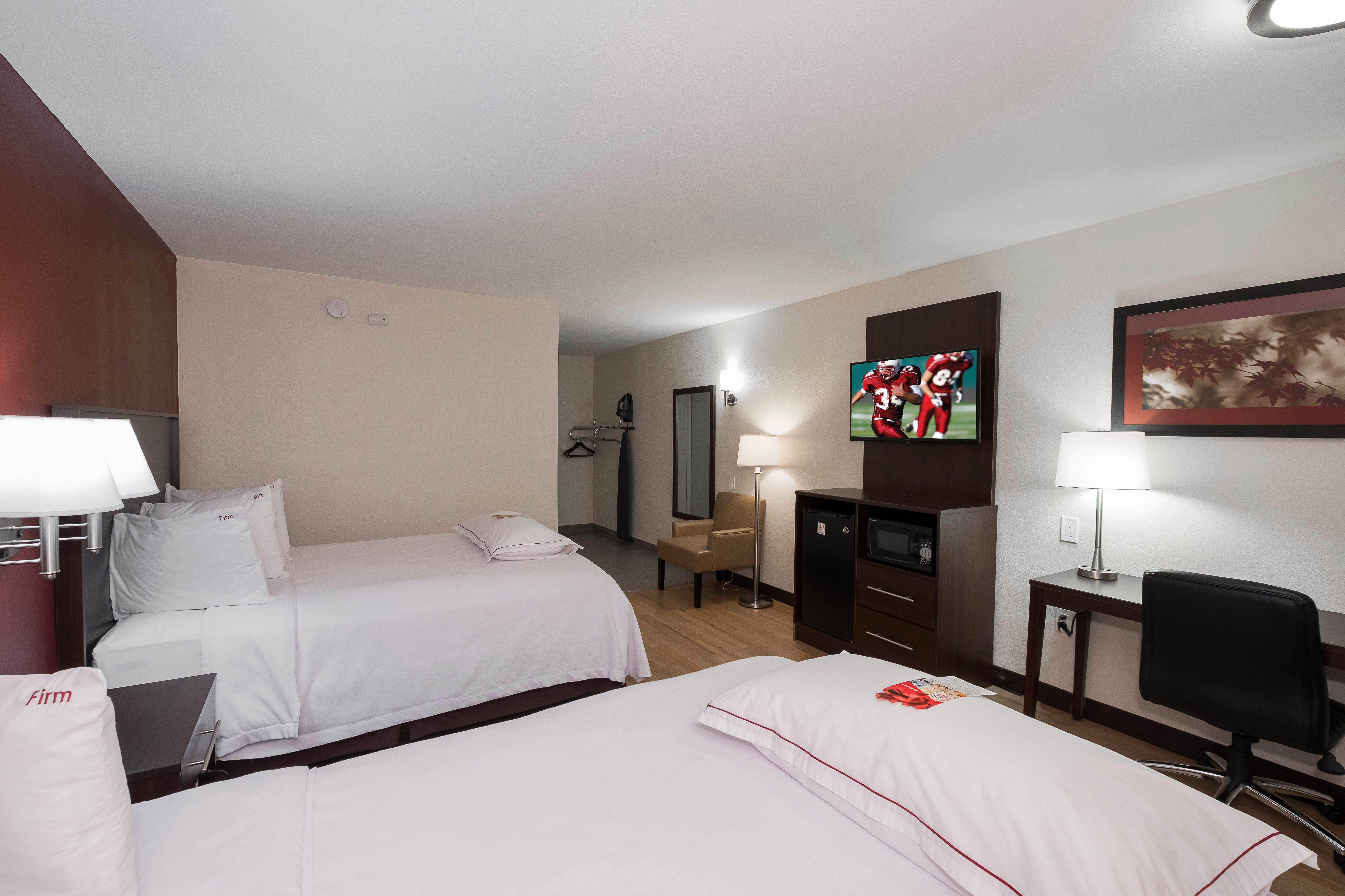 Red Roof Inn Plus+ Poughkeepsie Bagian luar foto