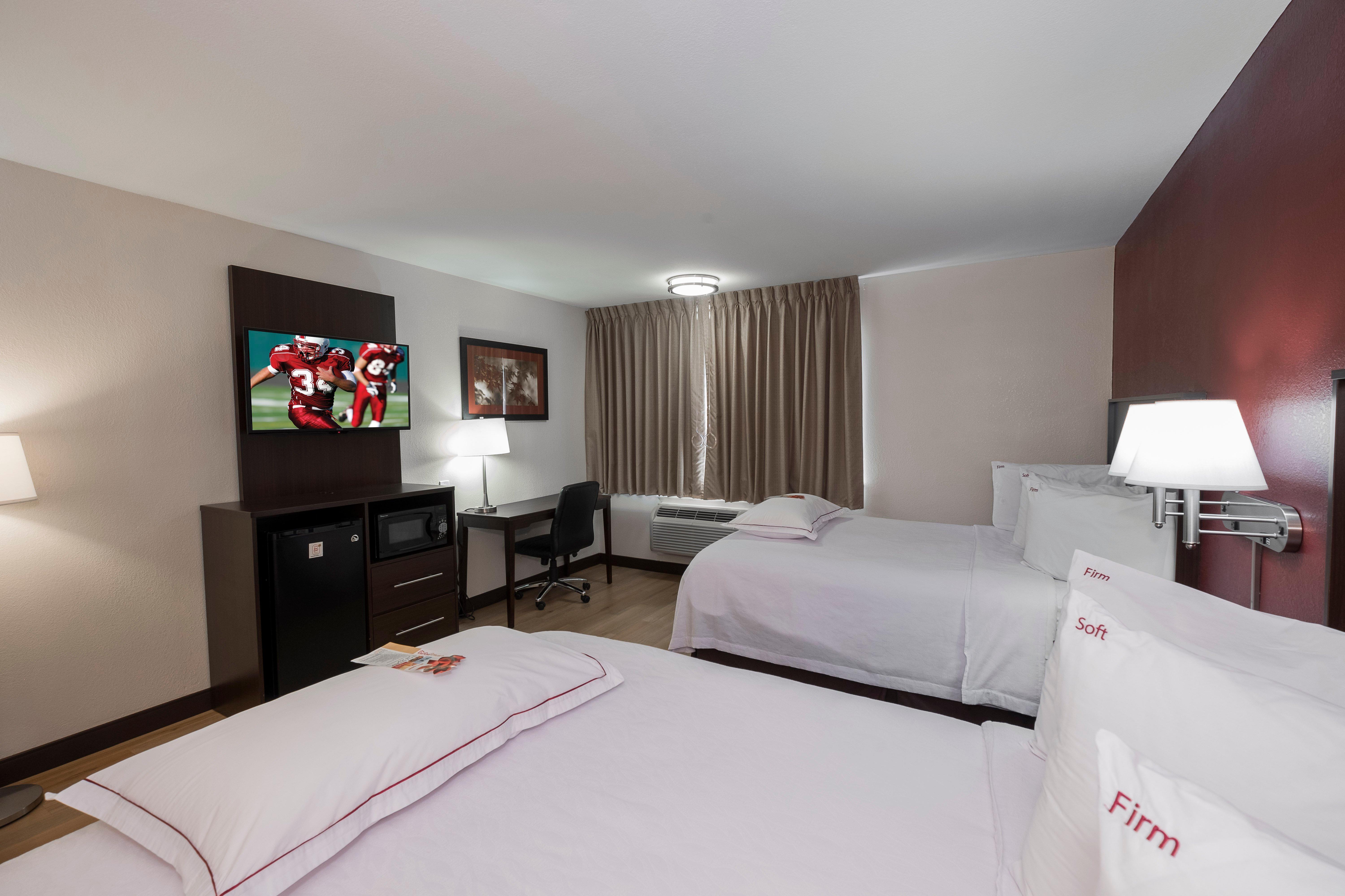 Red Roof Inn Plus+ Poughkeepsie Bagian luar foto