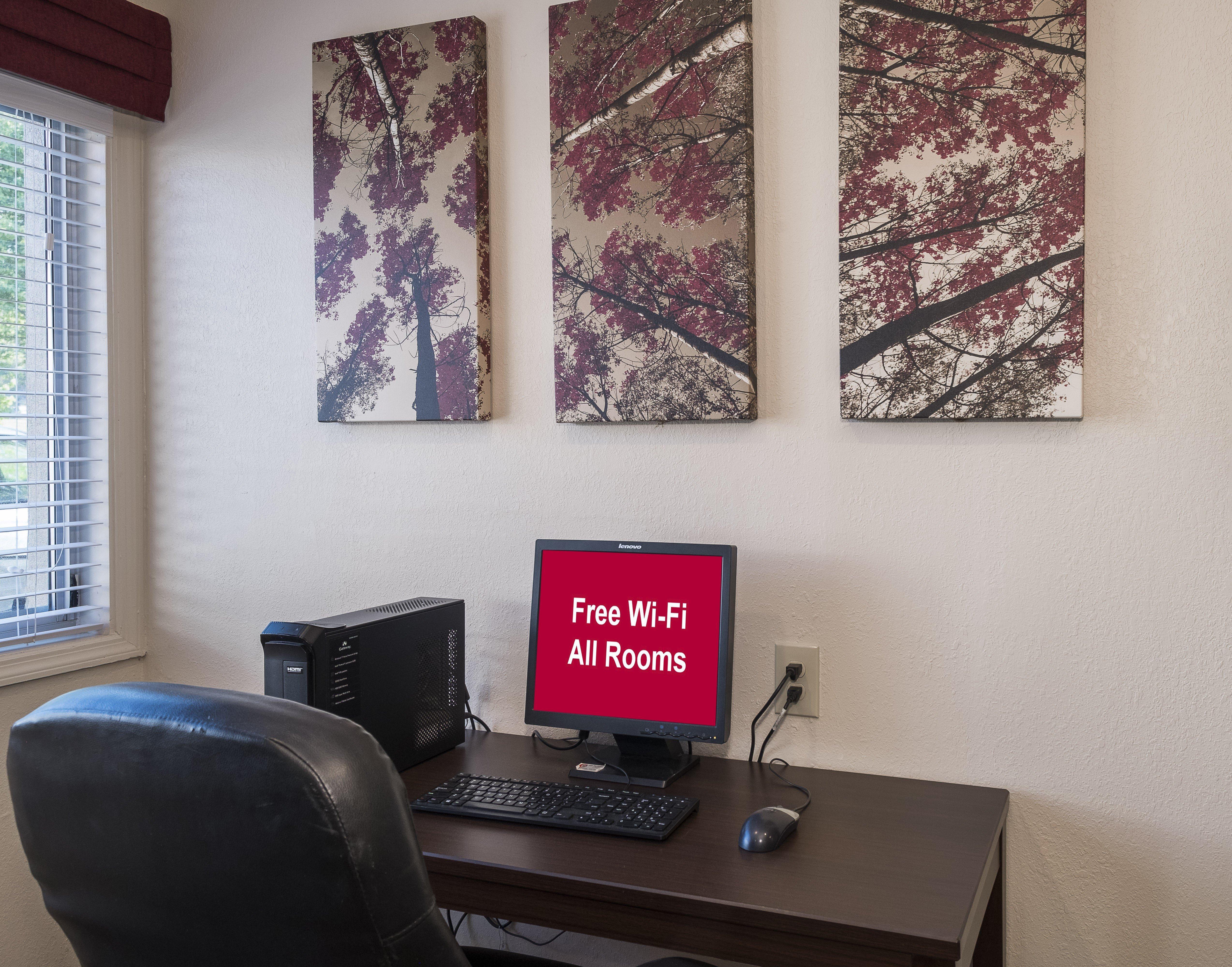 Red Roof Inn Plus+ Poughkeepsie Bagian luar foto