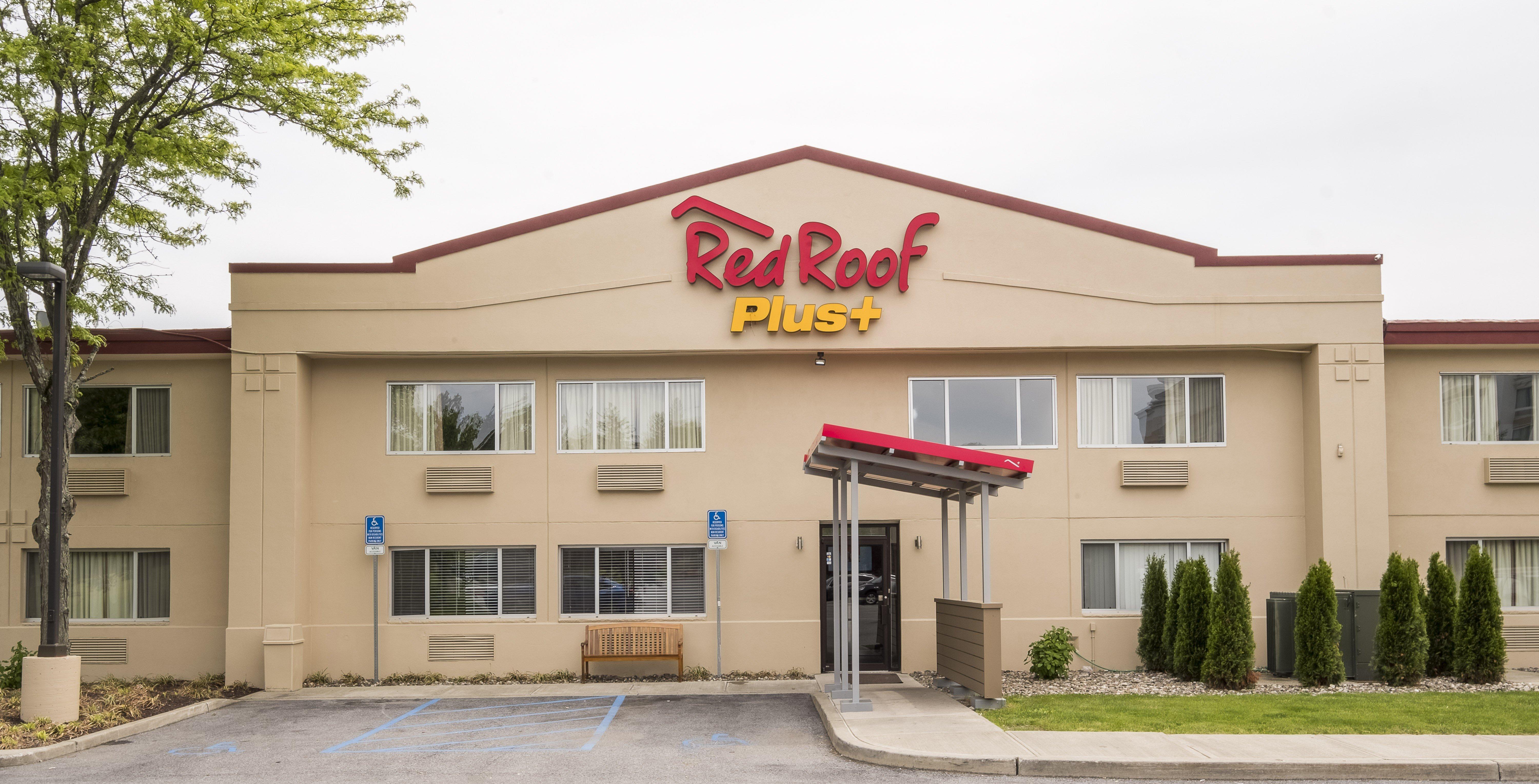 Red Roof Inn Plus+ Poughkeepsie Bagian luar foto