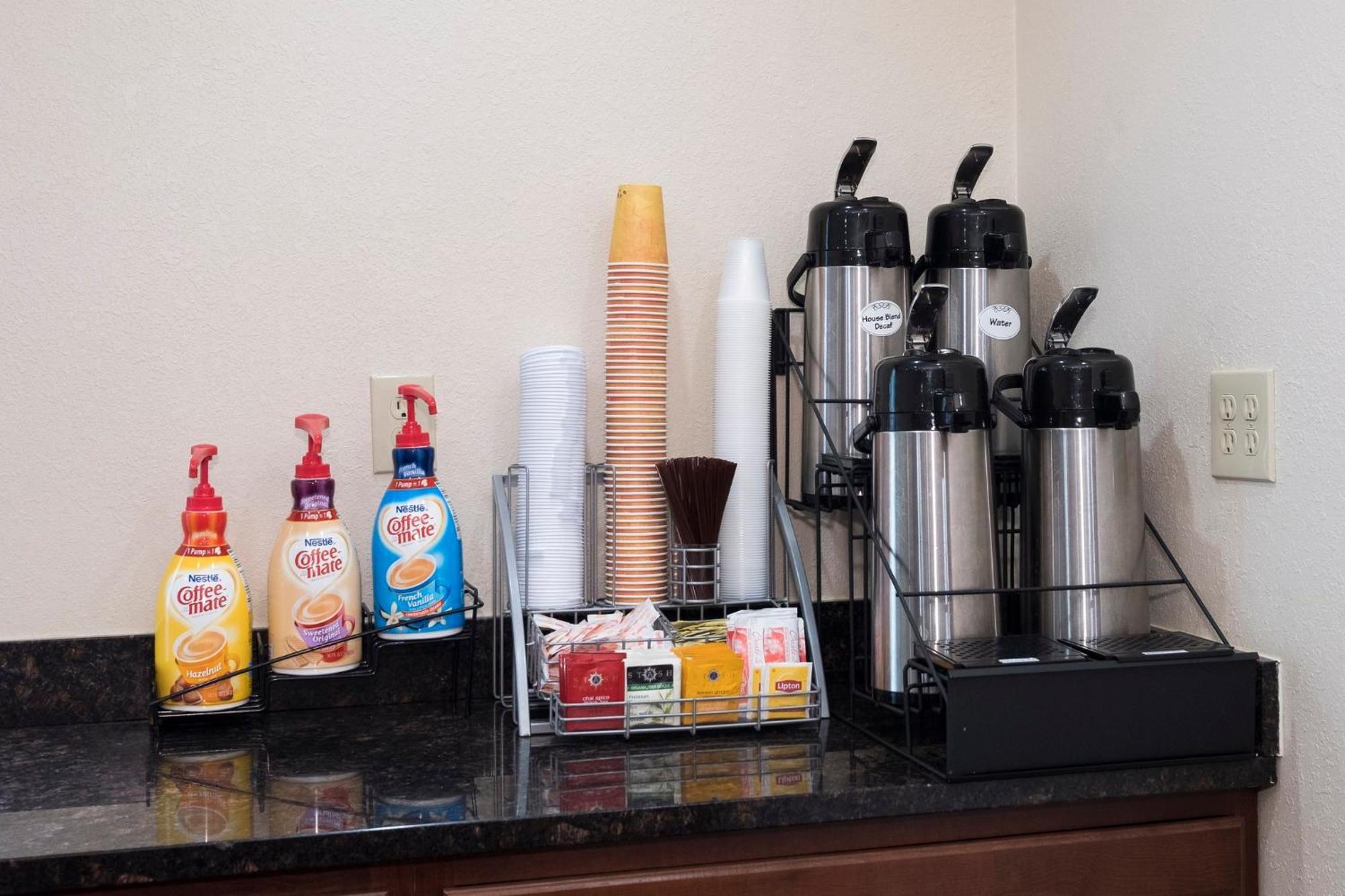 Red Roof Inn Plus+ Poughkeepsie Bagian luar foto